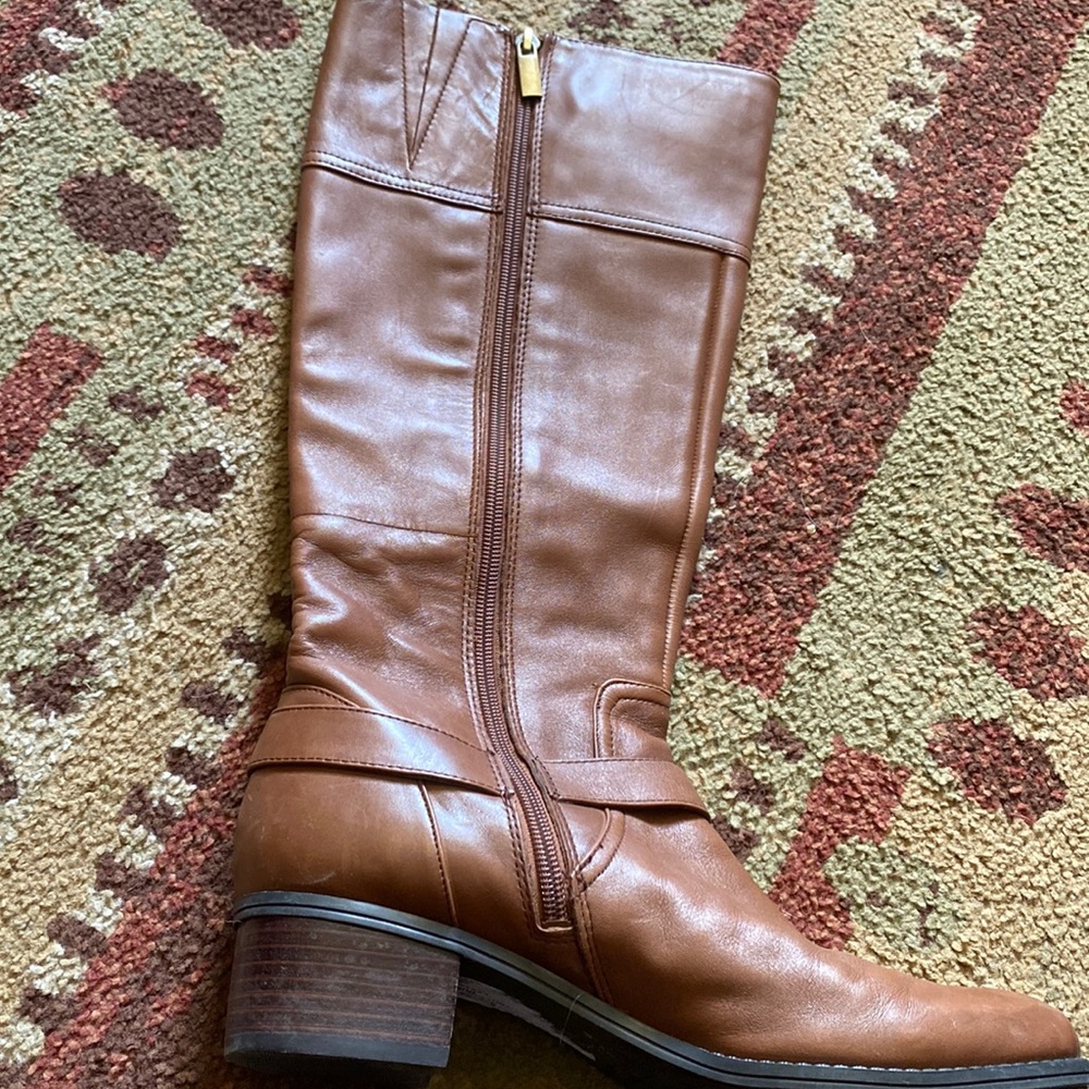 Light brown boots.